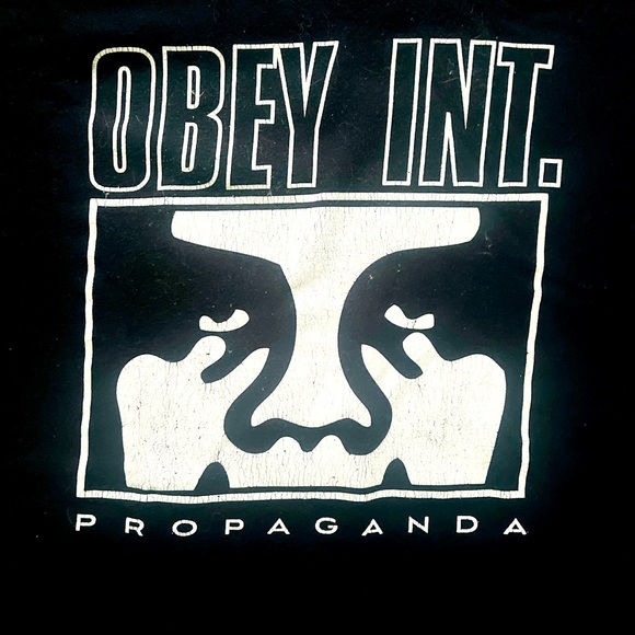 Medium Black Obey International Propaganda T-shirt - Picture 1 of 3